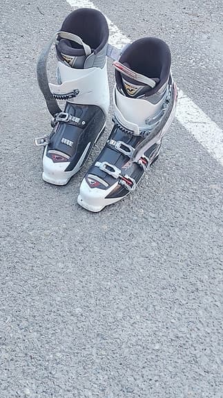 Nordica alpina pjäxor svart/vit, fräscha, bekväma