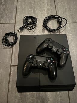 Sony Playstation 4 spelkonsol 500 GB svart med två handkontroller