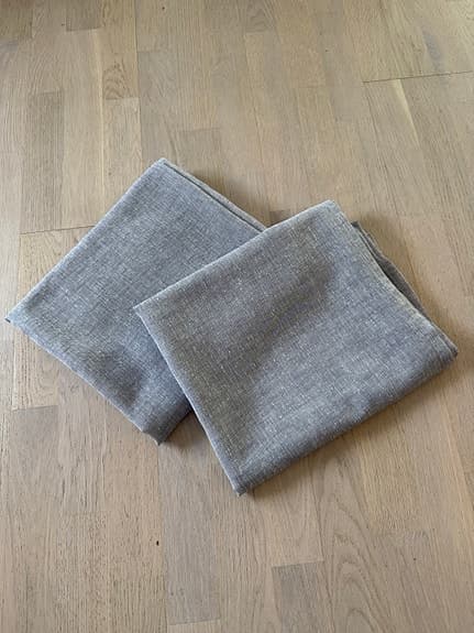 2 gardinlängder- ljusgrå