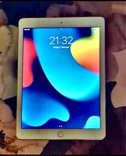 iPad Air 2 32GB 9,7” WiFi + 4G Cellular A1567 – skal, laddare, fint skick