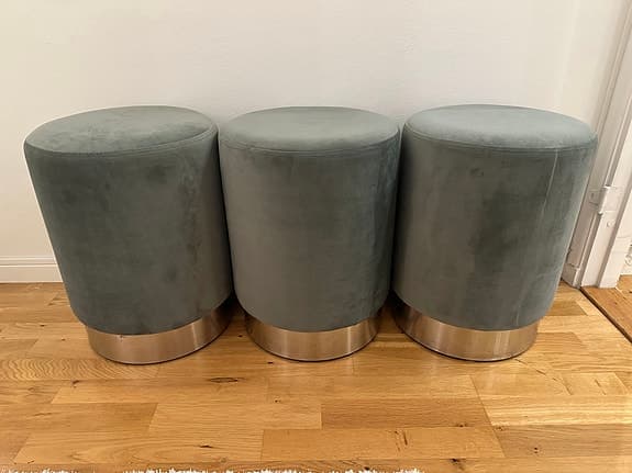 Sittpallar (puffar) från MIO. Grön Mikrofiber. D35 & H40 cm