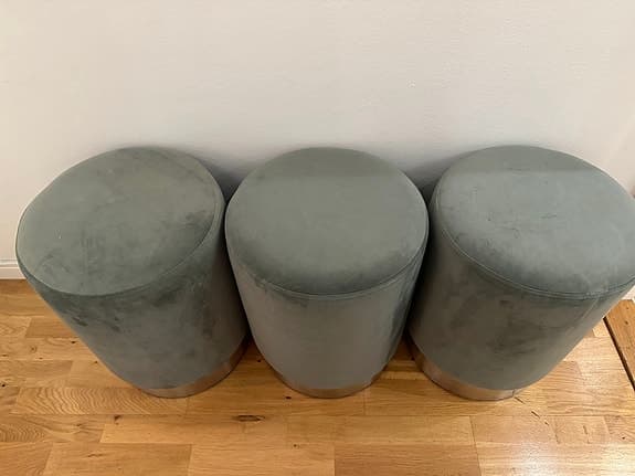 Sittpallar (puffar) från MIO. Grön Mikrofiber. D35 & H40 cm