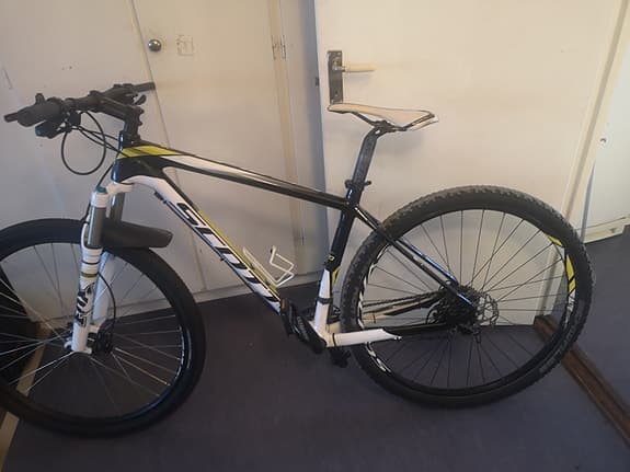 Scott scale 930 Hardtail  29"  ramstorlek L