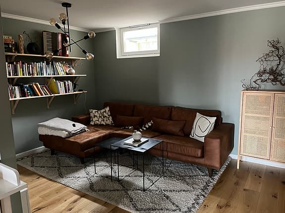 Brun lädersoffa ”Stockholm” med divan