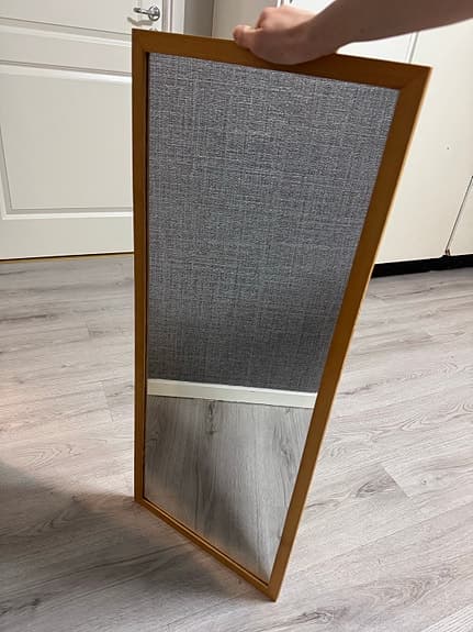 Smal väggspegel i träram 40×97 cm – fin hall-/sovrumsspegel