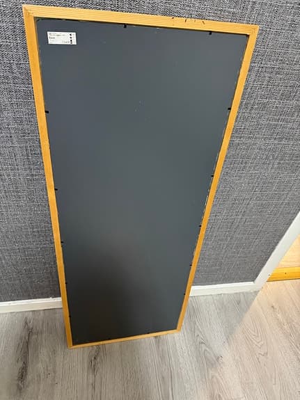 Smal väggspegel i träram 40×97 cm – fin hall-/sovrumsspegel