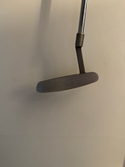 Cobra putter med SuperStroke‑grepp