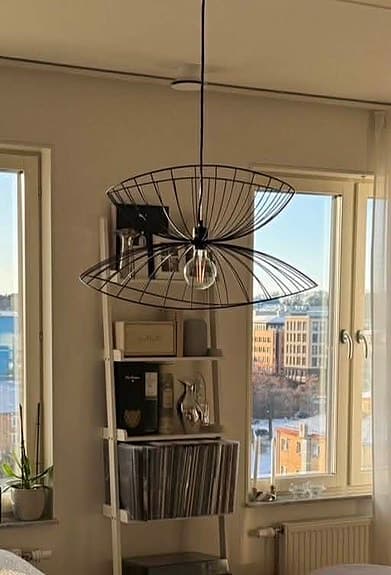 Ray taklampa Ø 70 cm från Globen Lighting i svart stål