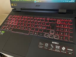 Acer Nitro 5 Gaming Laptop - Ryzen 5 6600H, RTX 3060, 144Hz - Perfekt skick!