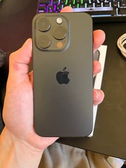 Kontakt 0700495834 iPhone 15 Pro 128 GB Black Titanium.