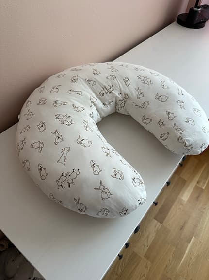 IKEA amningskudde vit med djurmönster