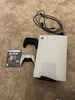 Ps5 , två handkontroller, Fc 26 kablar utom laddare till kontrollerna