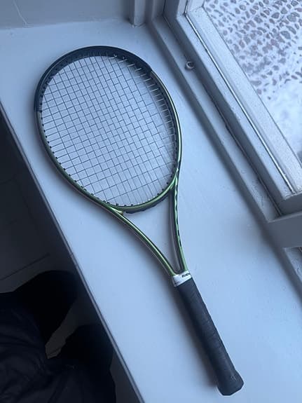 Wilson Blade v8 100 Pro Stock