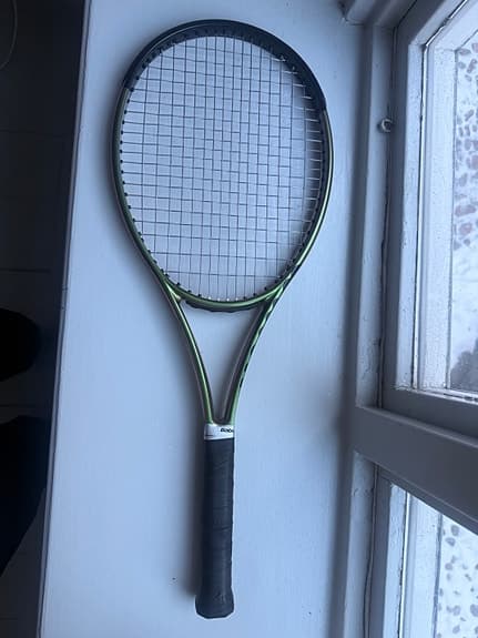 Wilson Blade v8 100 Pro Stock