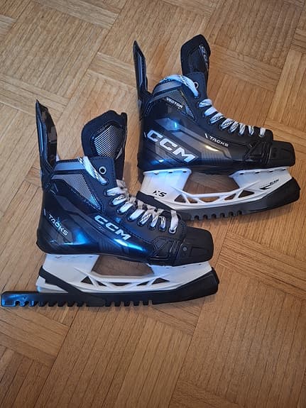 CCM TACKS VECTOR REG. 43