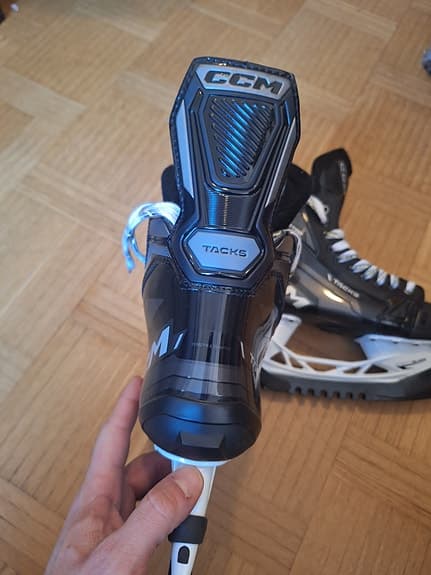 CCM TACKS VECTOR REG. 43