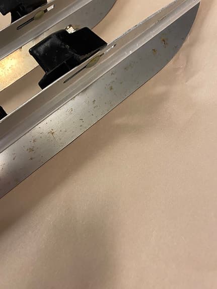 långfärdsskenor justerbara metall storlek ca 38-45