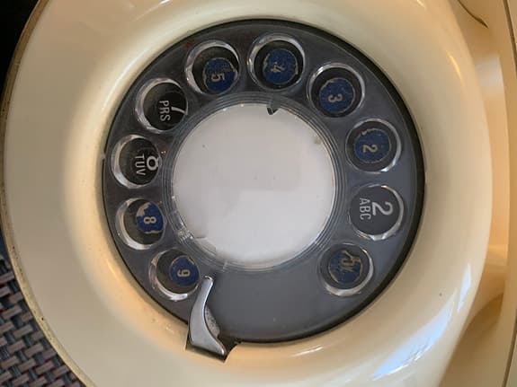 Vintage ITT Telefon - Klassisk Vridskiva Telefon i Beige/Creme