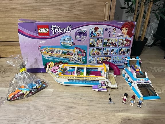 Lego friends dolphin cruiser
