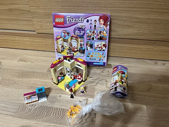 LEGO Friends downtown bakery