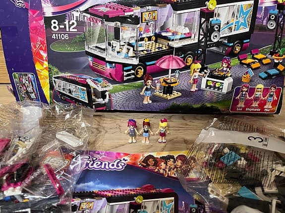 LEGO Friends popstjärnornas turnébuss