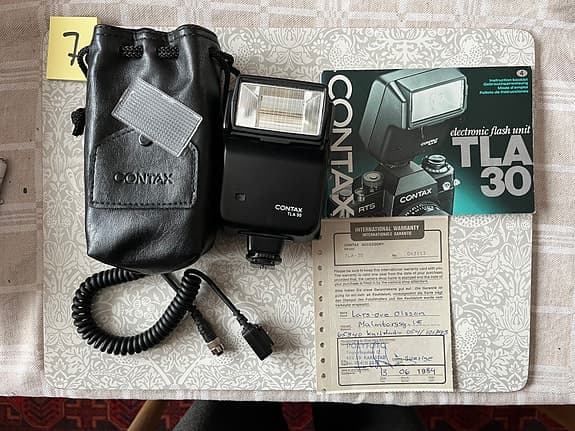 Contax TLA 30 elektronisk kamerablixt med väska och manual