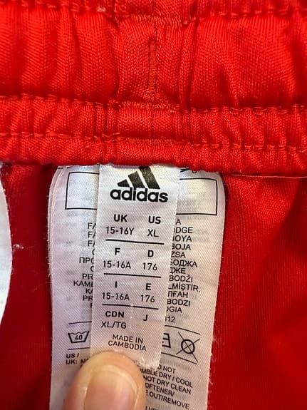 Adidas Bayern München fotbollsshorts röd storlek 170