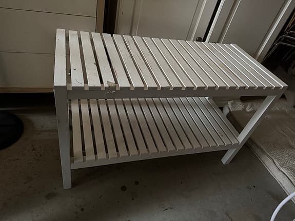 Vit bänk / hylla med två plan – 80 × 35 × 50 cm