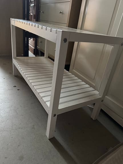 Vit bänk / hylla med två plan – 80 × 35 × 50 cm