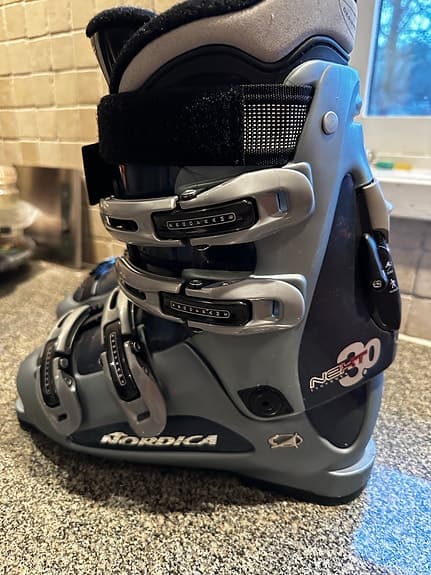 Nordica Next 3.0 pjäxor 300 mm grå