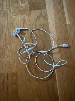 Apple EarPods hörlurar med lightning-kontakt vit