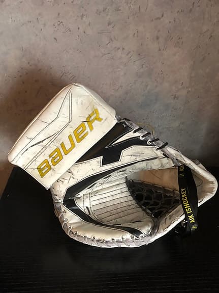 AIK målvaktshandske – Bauer Pro Stock / JRZ custom – “SVENSSON”