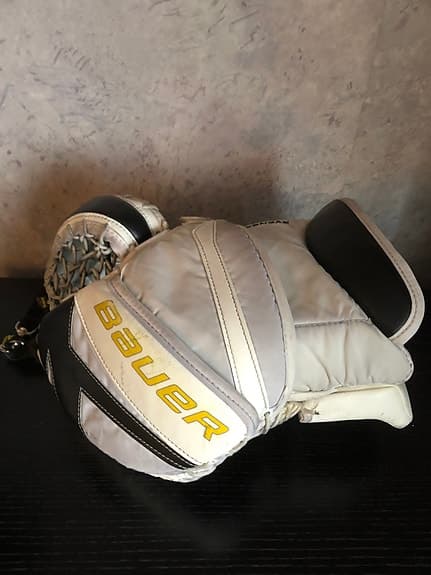 AIK målvaktshandske – Bauer Pro Stock / JRZ custom – “SVENSSON”