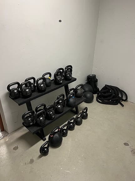 Kettlebells och ställ - ELEIKO, ALEX & MASTER FITNESS 6-20kg