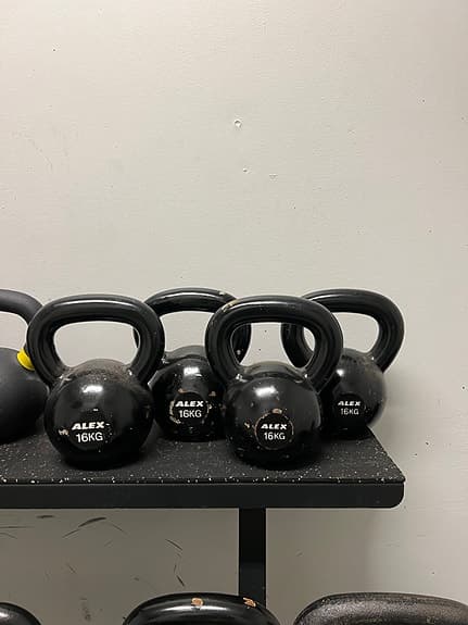 Kettlebells och ställ - ELEIKO, ALEX & MASTER FITNESS 6-20kg