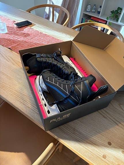 Pulse Escape ishockeyskridskor svart blå storlek 38