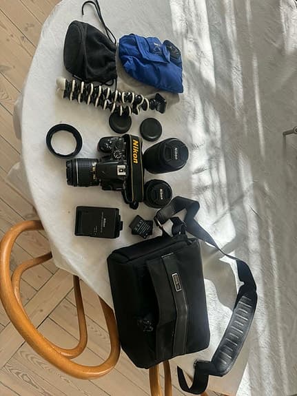 Nikon D3500 + 3 objektiv (18-55 VR, 35/1.8, 70-300 VR) – komplett kit