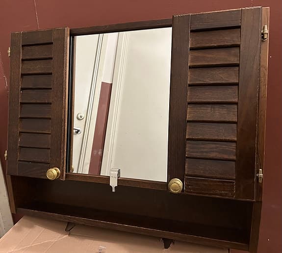Retro badrumspaket från Svedbergs – spegelskåp + tillbehör