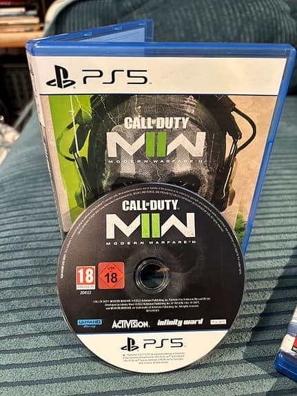 PS5 spel God of War Ragnarök, Call of Duty Modern Warfare II, Elden Ring