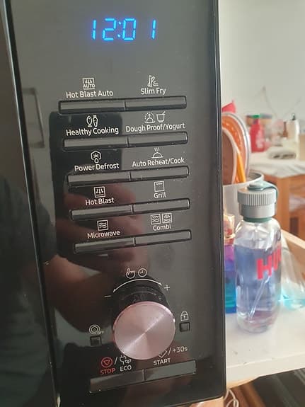 Samsung MC28M6065CK – Kombinerad Mikrovågsugn med Grill & Varmluft – Fin skick