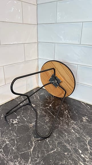 Retro piedestaler / blombord – 2 st (svart & vit)