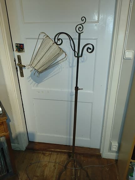 Golvlampa Järnsmide början 1900 talet