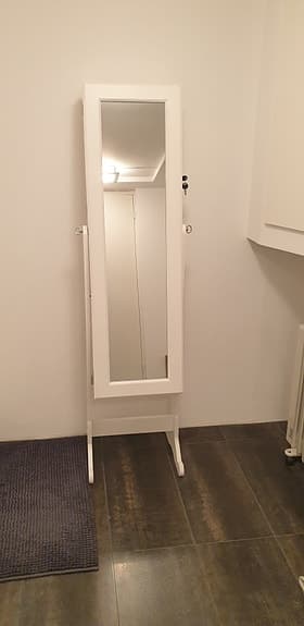 Smyckesskåp med spegel vit fristående