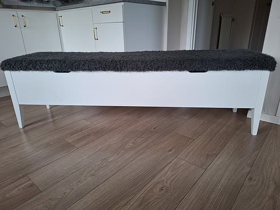 Bänk med förvaring vit