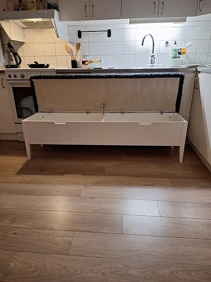 Bänk med förvaring vit