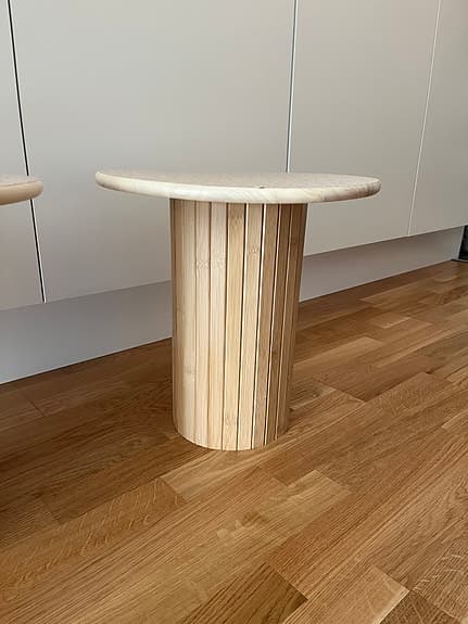 IKEA sidobord runt träunderrede ljus topp 2 st