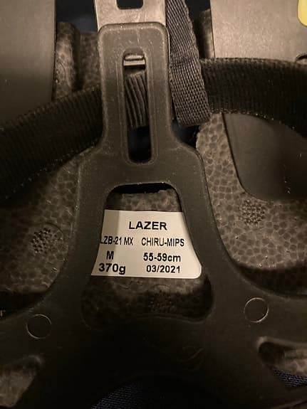 Lazer Chiru MIPS cykelhjälm M 55–59 cm svart