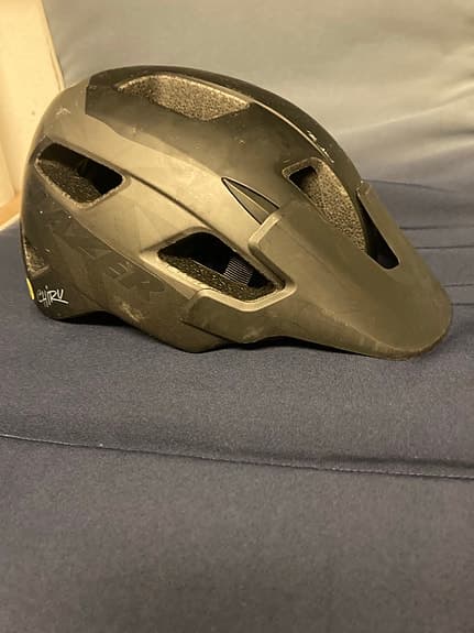 Lazer Chiru MIPS cykelhjälm M 55–59 cm svart