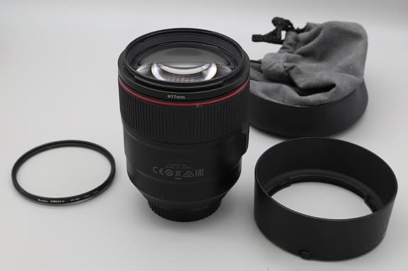 Canon EF 85mm f/1.4L IS USM objektiv svart