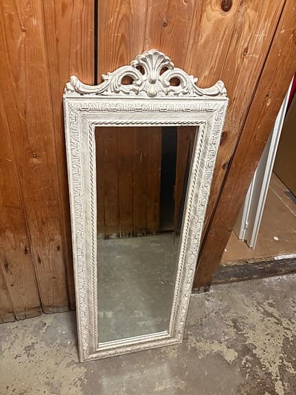 IKEA spegel med dekorativ ram vit